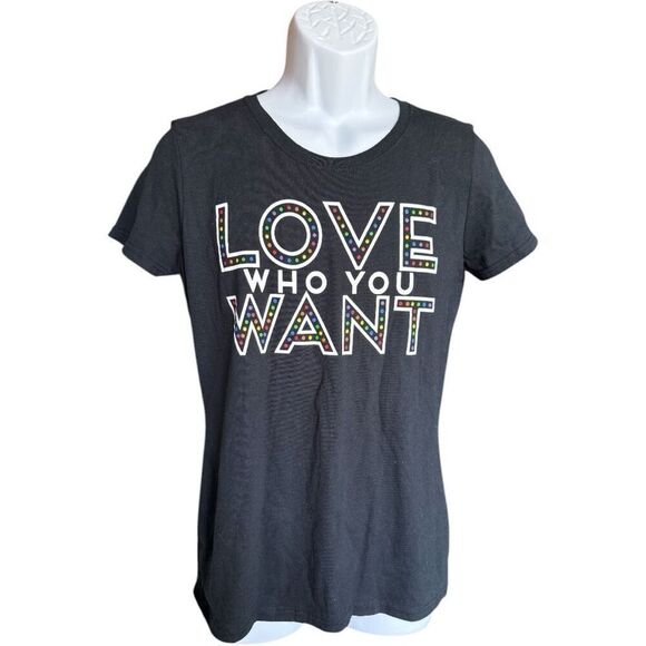 Brand New Fruit of the Loom Love Who You Want Pride Month Graphic Tee Shirt - M - Picture 1 of 1